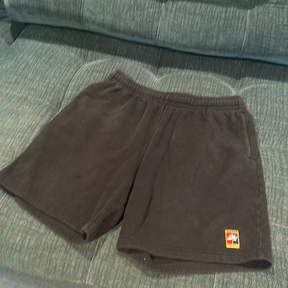 Nike SB men’s XL shorts - black